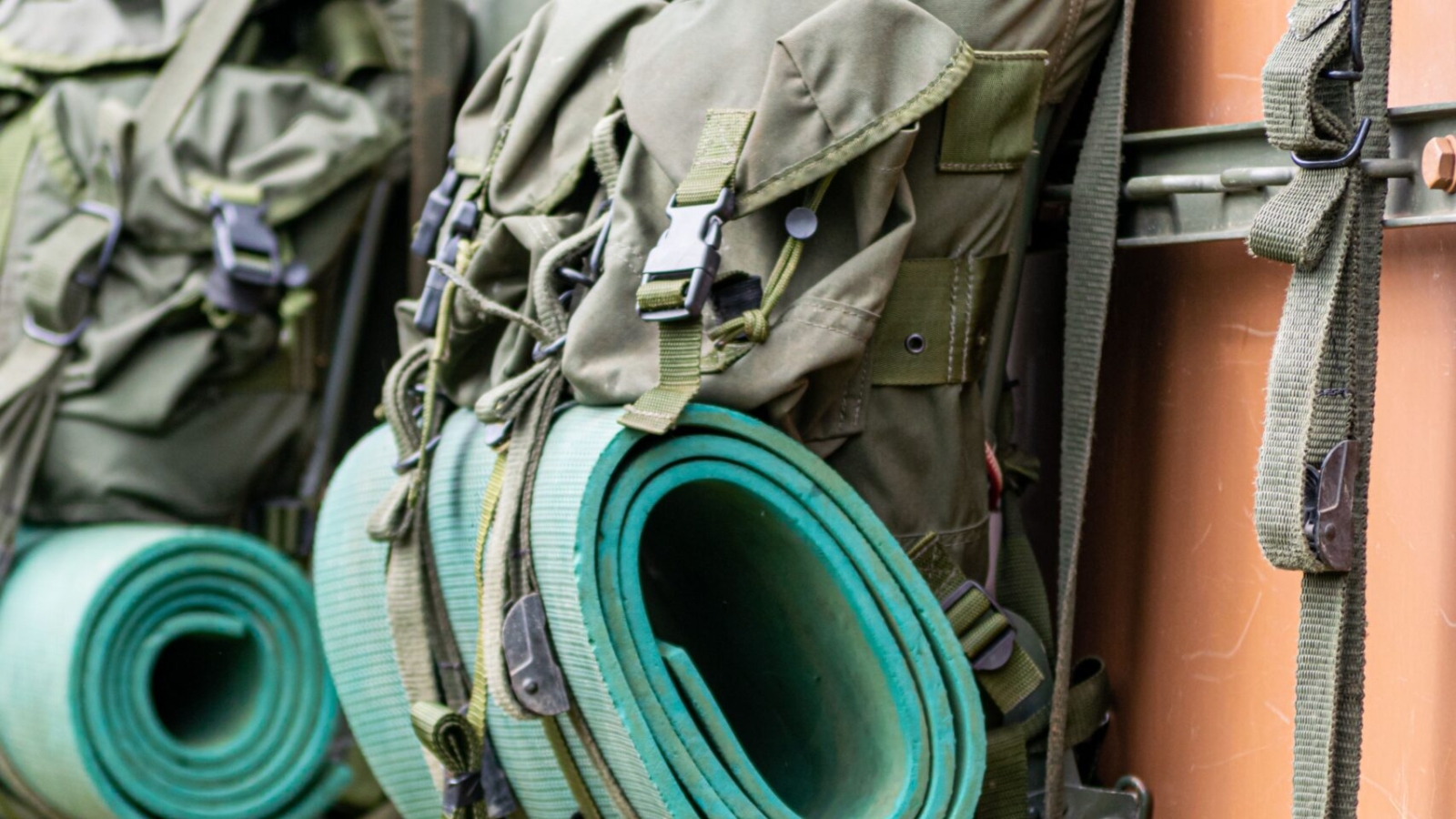 Mochila de emergencia con esterilla